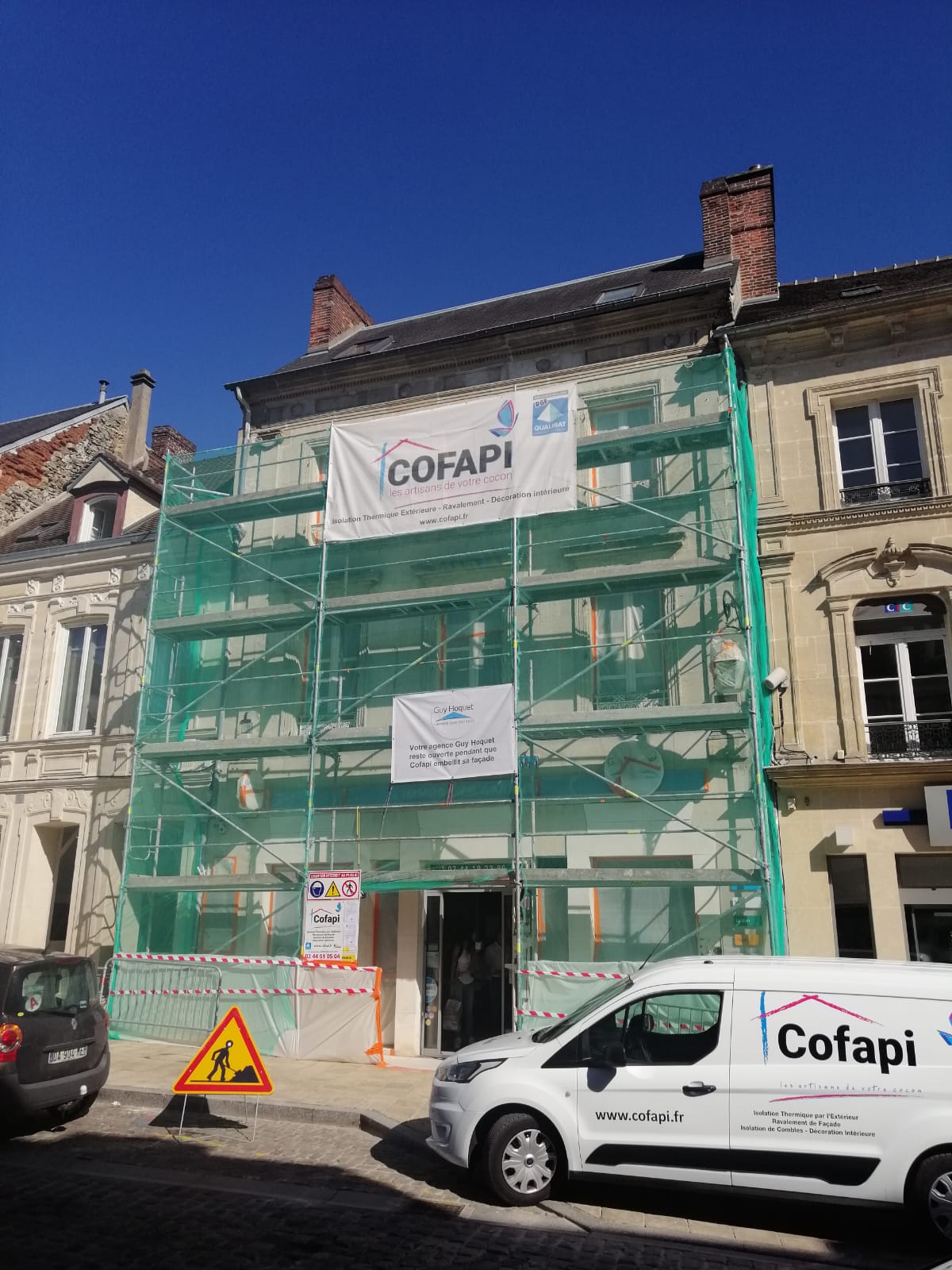 Cofapi pendant les travaux de ravalement sur l'Agence Guy Hoquet de Clermont oise (1)